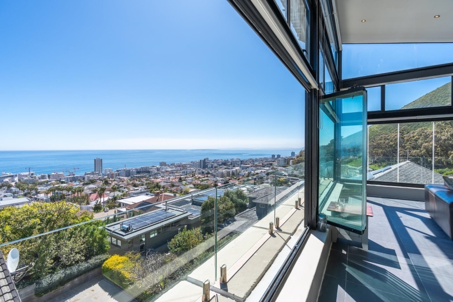 5 Bedroom Property for Sale in Fresnaye Western Cape